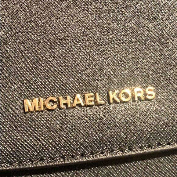Michael kors small purse - Picture 4 of 5